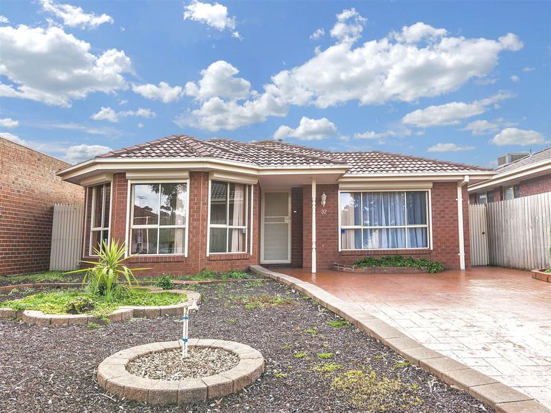 32 Mackellar Drive, Roxburgh Park, VIC 3064 - realestate.com.au