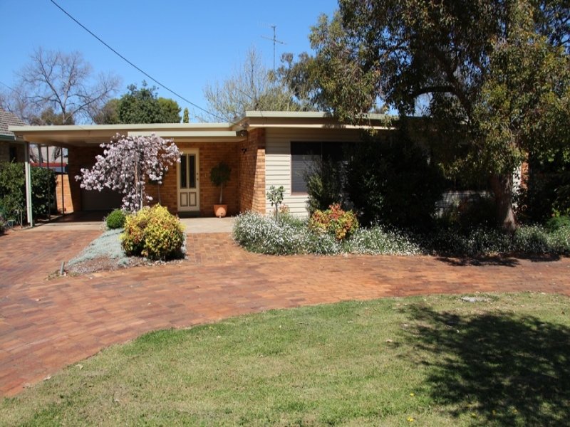 4 Wood Road, Griffith, NSW 2680 Property Details