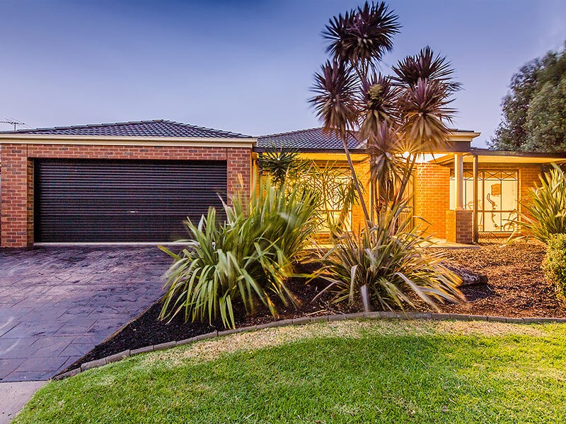 32 Eucumbene Drive, Berwick, Vic 3806 Property Details