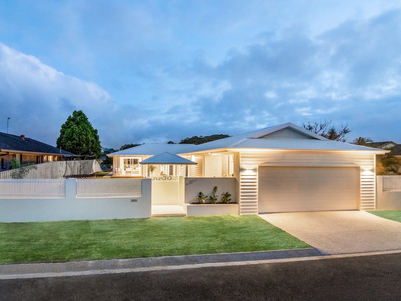 10 Penguin Parade, Burleigh Waters, Qld 4220 House for Sale