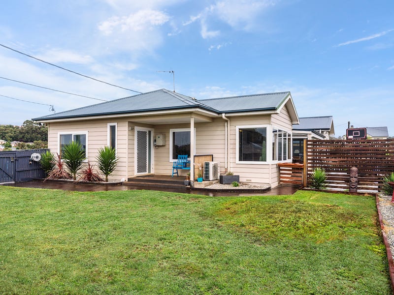 2 Clara Street, West Ulverstone, TAS 7315