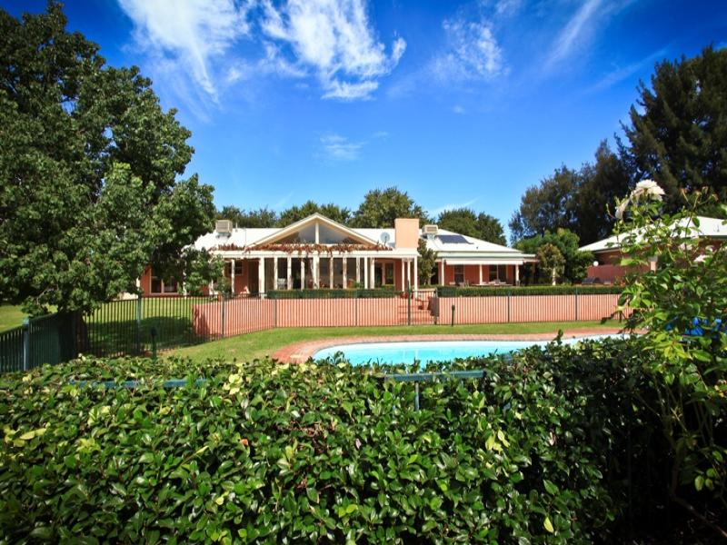 8 Waverley Drive, Dubbo, NSW 2830 Property Details