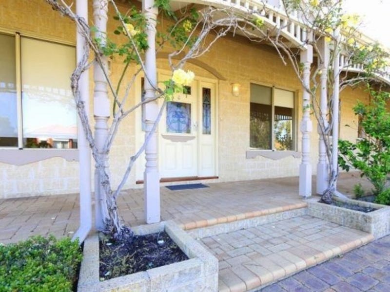 8 Litham Place, Pelican Point, WA 6230