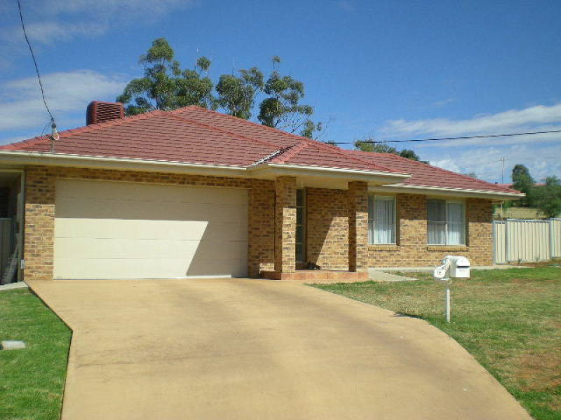 16 Farrer Street, Parkes, NSW 2870