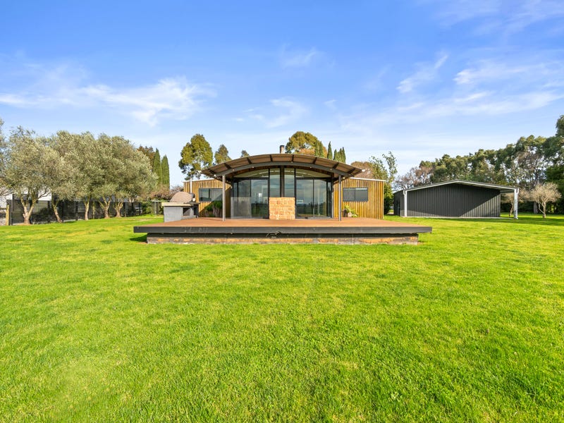 202 Gibsons Road, Sale, VIC 3850 - realestate.com.au