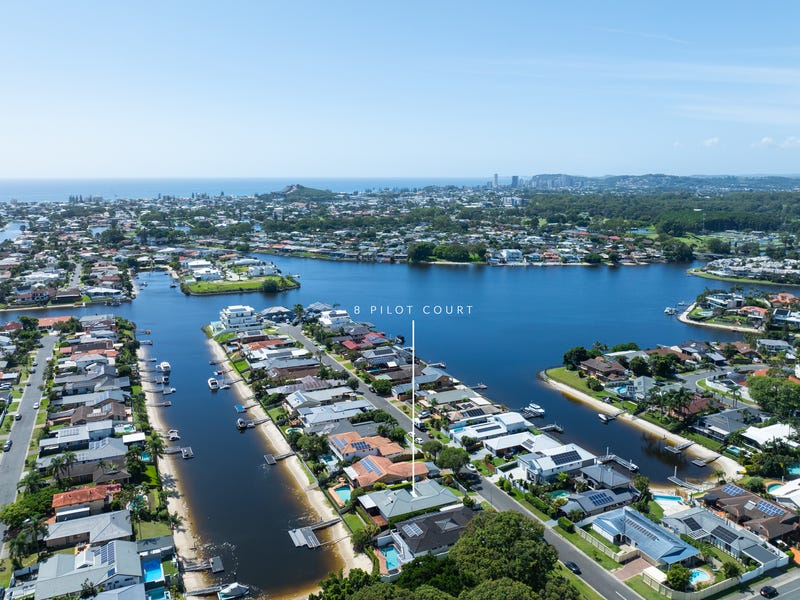 8 Pilot Court, Mermaid Waters, QLD