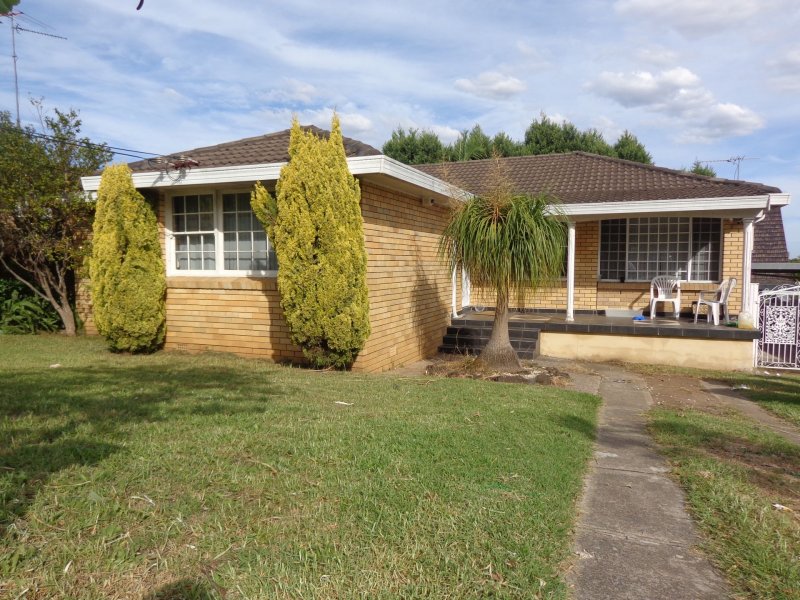 39 Birdwood Road, Hall, NSW 2198