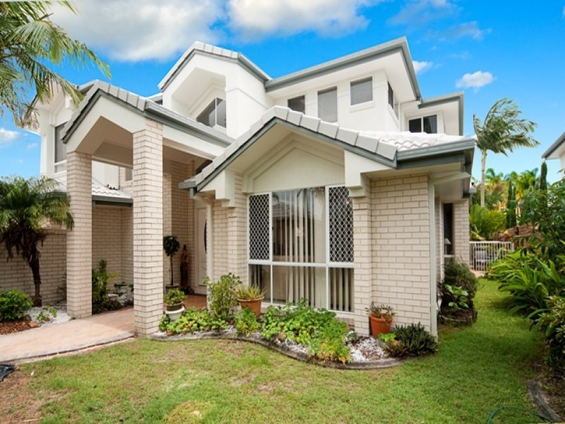 122 Sundance Way, Runaway Bay, QLD 4216