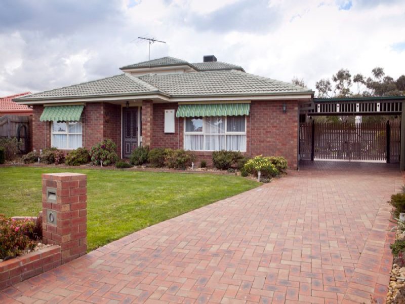 9 Torquay Court, Endeavour Hills, VIC 3802
