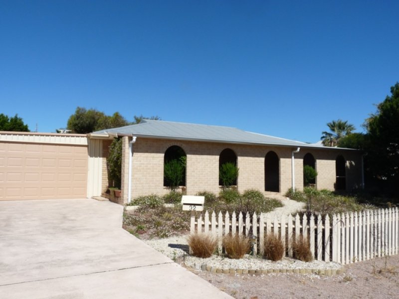 32 Adelaide Street, West Beach, WA 6450