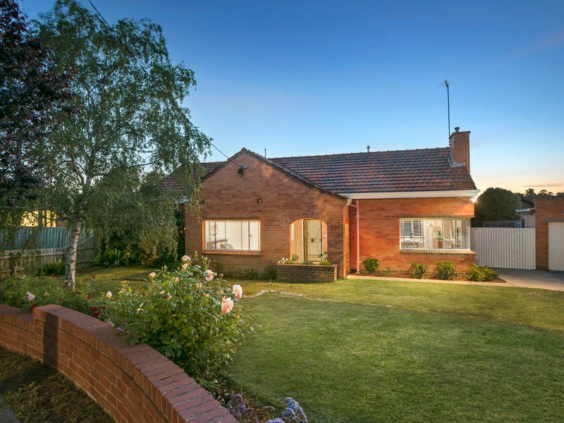 2 Maysia Street, Canterbury, Vic 3126 Property Details