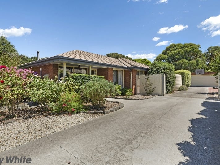 4 Banksia Court, Romsey, Vic 3434 House for Rent