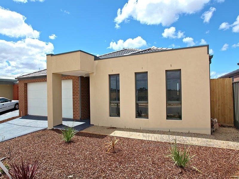 142 Riversdale Drive, Tarneit, Vic 3029 Property Details