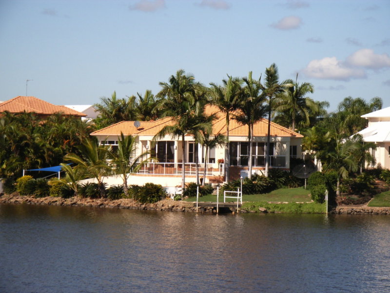 1 Montevideo Drive, Clear Island Waters, Qld 4226