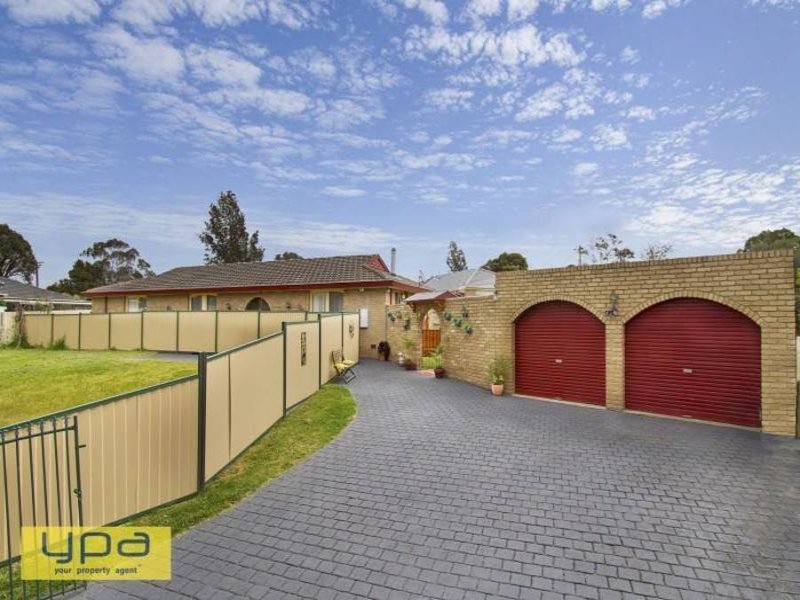 17 Lambert Avenue, Sunbury, Vic 3429 Property Details