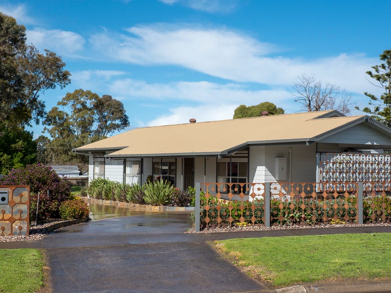 5 Mount Gambier Road, Casterton, Vic 3311 Property Details