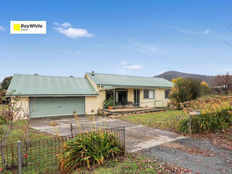51 Selwyn Street, Adelong, NSW 2729 Property Details