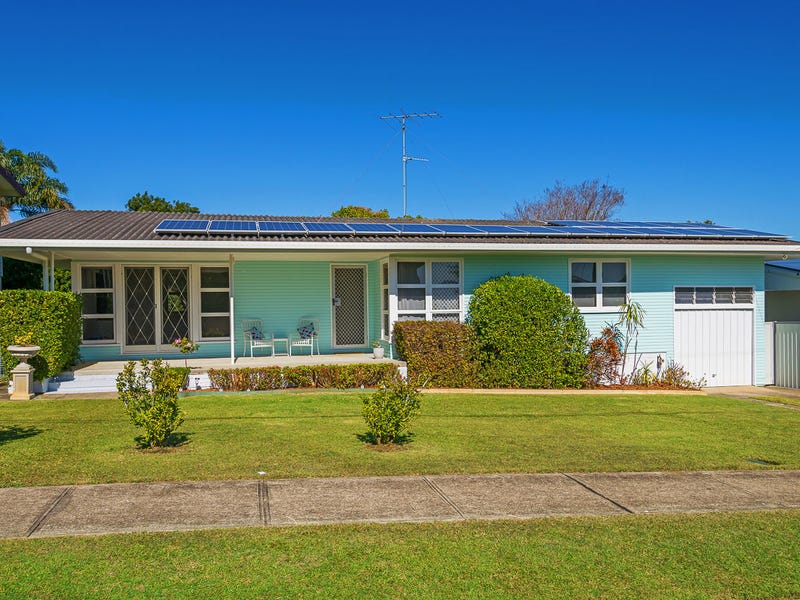 8 Schneider Avenue, Labrador, Qld 4215 Property Details