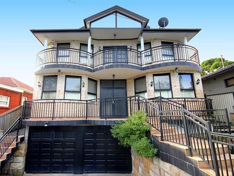 123 Greenacre Road, Greenacre, NSW 2190 Property Details