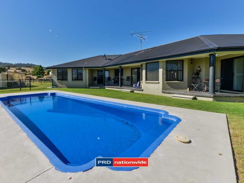 30 Daintree Circuit, Moore Creek, NSW 2340