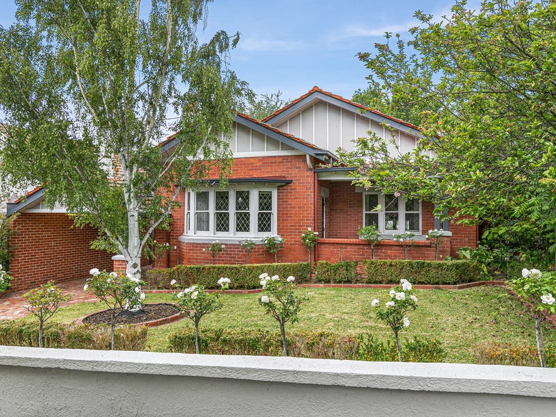 11 Brewster Street, Essendon, Vic 3040 Property Details