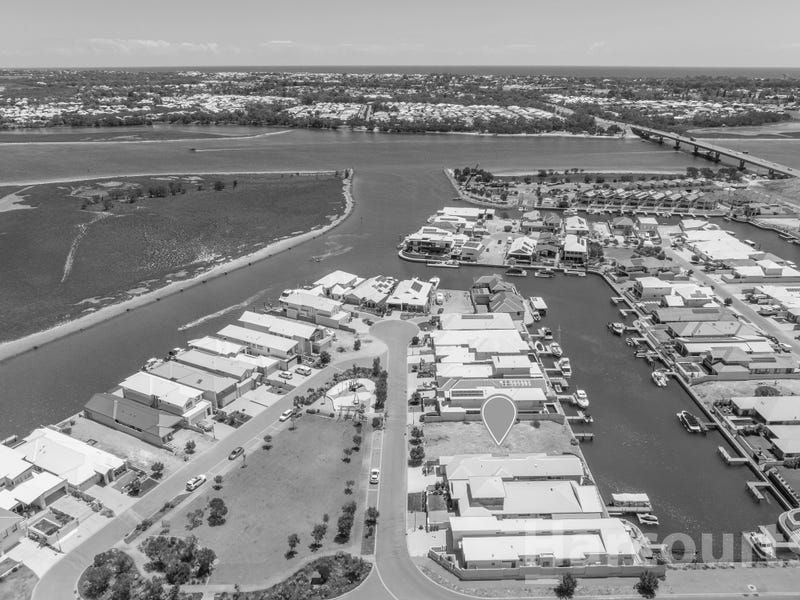 Midas store car aerial