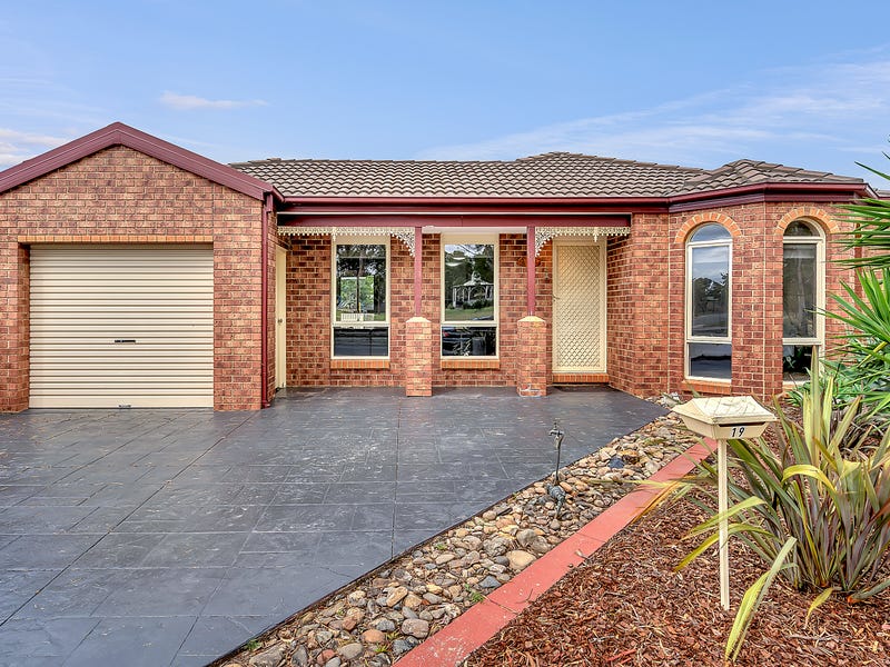19 Kirwan Avenue, Roxburgh Park, VIC 3064