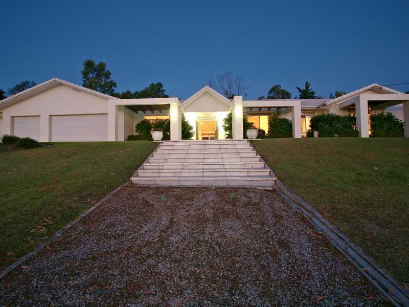 27 Clarence Drive, Helensvale, Qld 4212 Property Details