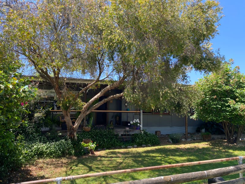 17 Donaldson st, Corryong, Vic 3707 House for Sale