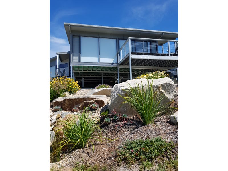 35 Vista Drive, Mallacoota, Vic 3892 House for Rent