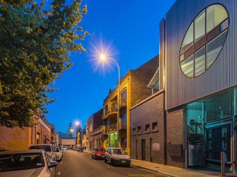 18/33 Pakenham Street, Fremantle, WA 6160 Property Details