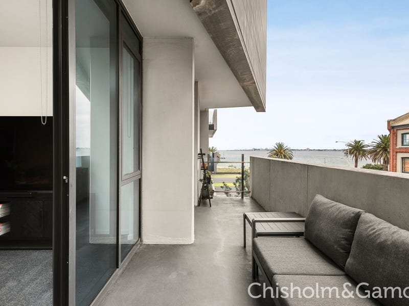 30/2 Esplanade West, Port Melbourne, VIC 3207