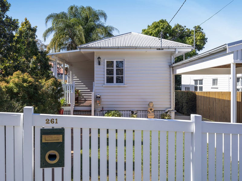 261 Brighton Road, Sandgate, Qld 4017 Property Details