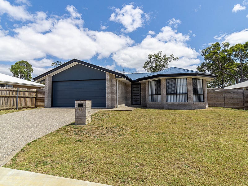 24 Bradman Way, Urangan, QLD 4655
