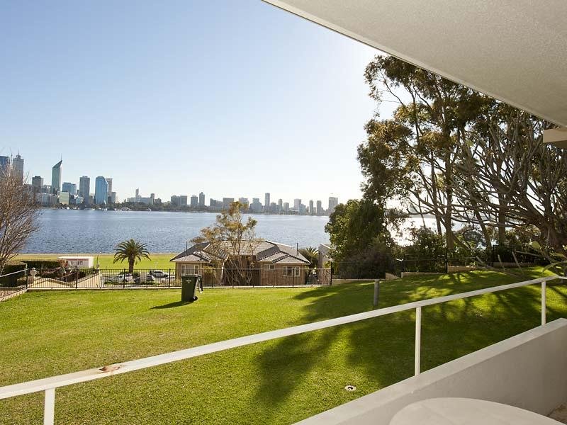 1/8 Darley Street, South Perth, WA 6151