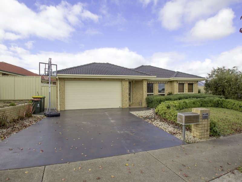 17 Carr Avenue, Leongatha, Vic 3953 Property Details