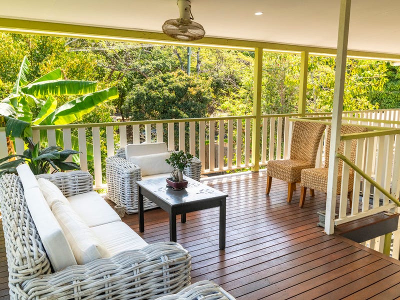 18 Acacia Street, Holloways Beach, Qld 4878 House for Sale