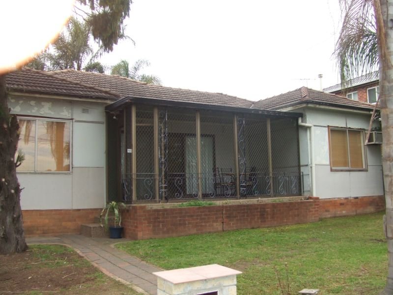 40 Ashcroft Avenue, Casula, NSW 2170