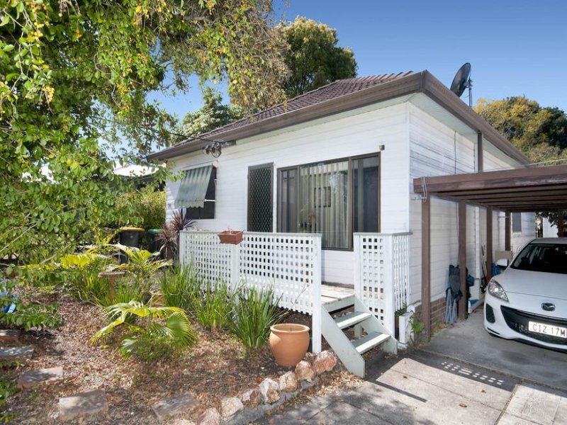 24 Elizabeth Street, Fennell Bay, NSW 2283