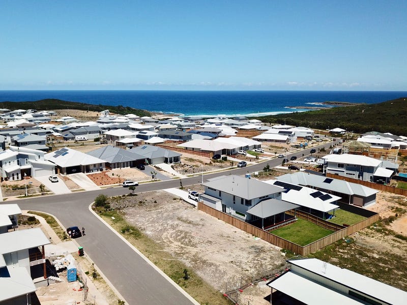 4 Sunnyspot Boulevard, Catherine Hill Bay, NSW 2281