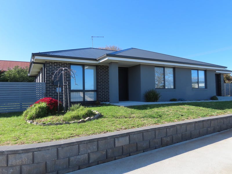 1/88 Stewart Street, Devonport, TAS 7310