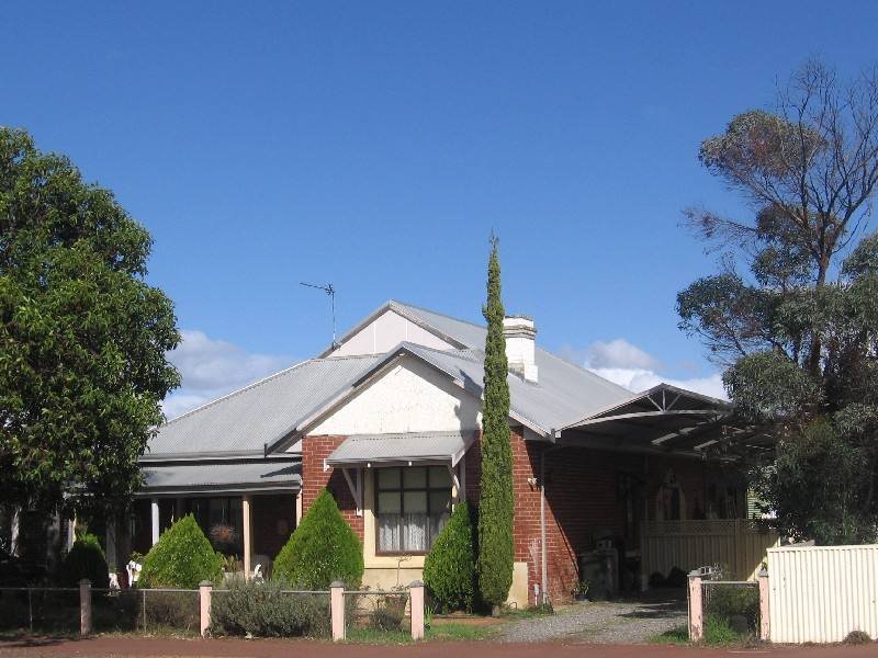 7 Clayton Road, Narrogin, WA 6312