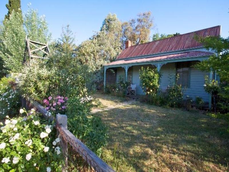 8 Britton Street, Castlemaine, Vic 3450 Property Details