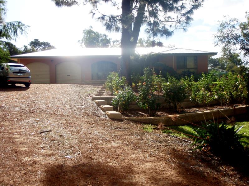 24 Australind Road, Leschenault, WA 6233 Property Details