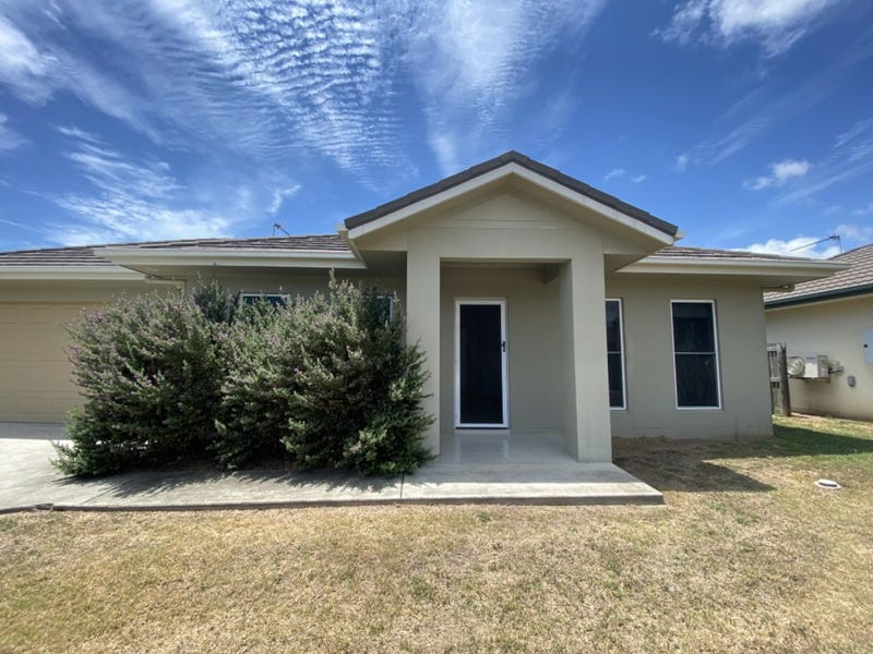 32 Seabreeze Crescent, Bowen, Qld 4805 House for Rent