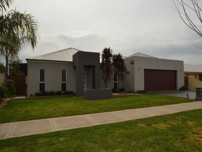 14 LOGAN DRIVE, Wangaratta, Vic 3677 Property Details