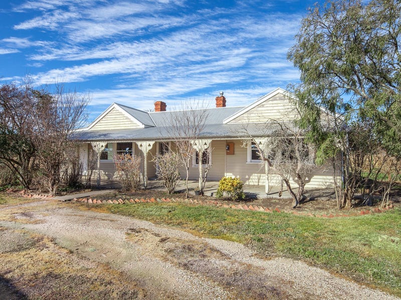 14 Roger St, Romsey, Vic 3434 Property Details