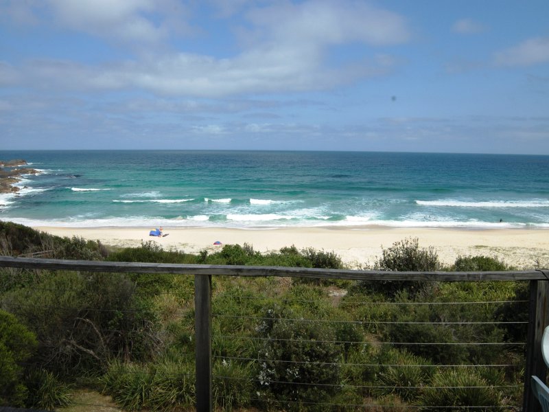 8 Newman Avenue, Blueys Beach, NSW 2428