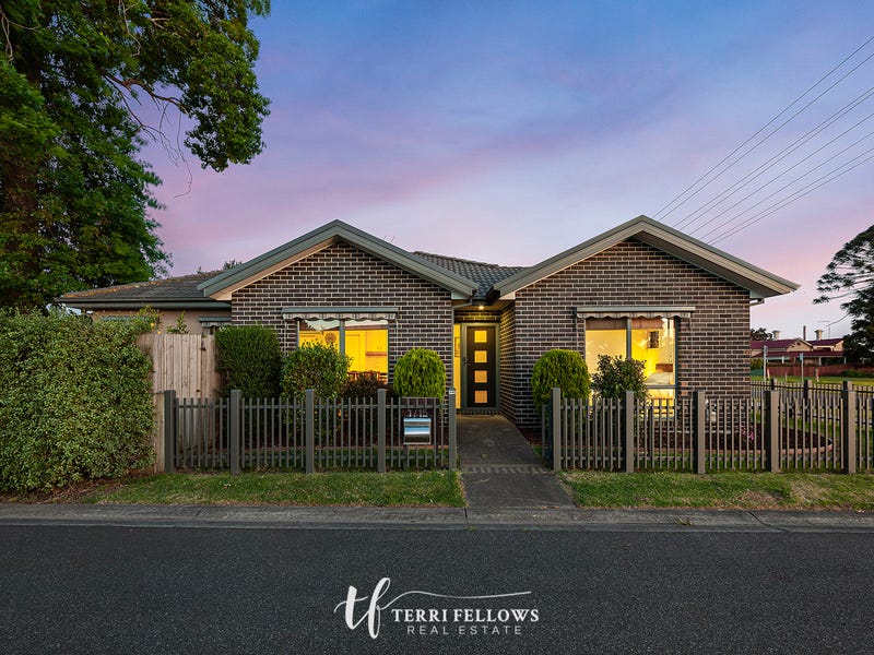 1/15 Beaconsfield Avenue, Beaconsfield, VIC 3807