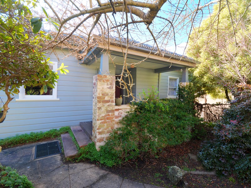 94 Govetts Leap Road, Blackheath, NSW 2785 Property Details